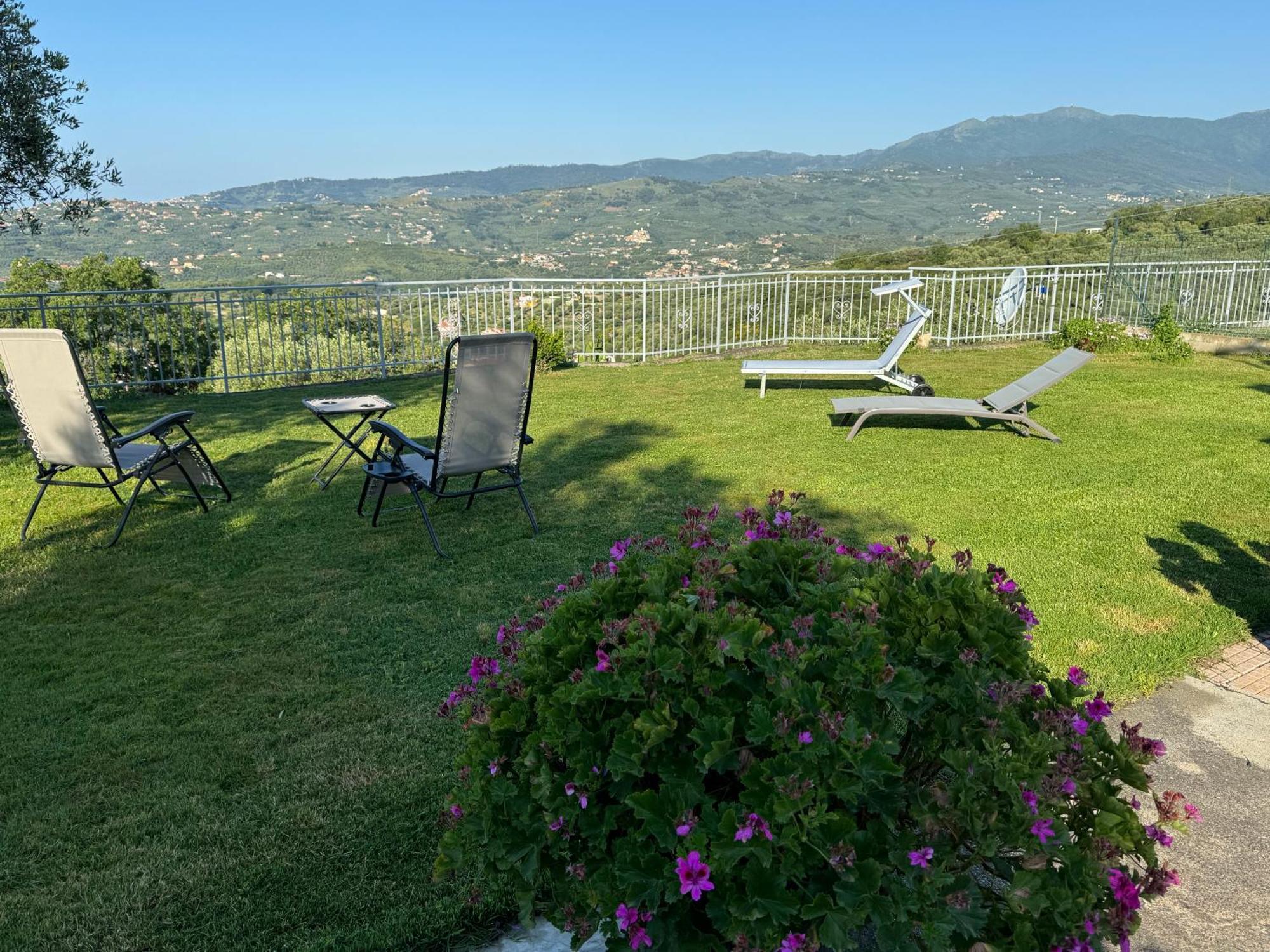 Casa Vista Mare - Superb Garden And Parking Included Villa อิมเปรีอา ภายนอก รูปภาพ